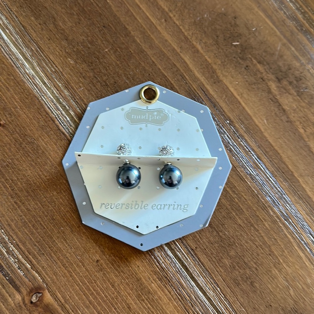 Mud Pie Pearl Reversible Earrings Silver Gray